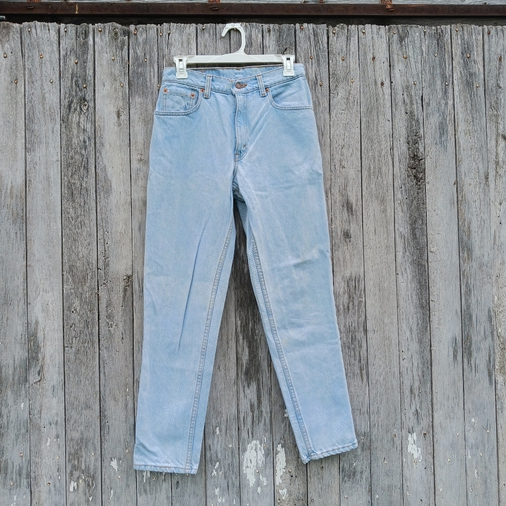 Vtg Levi’s 550 Womens 7 Short Relaxed Fit Tapered Leg Jeans Light Wash Blue‎ Y2K
